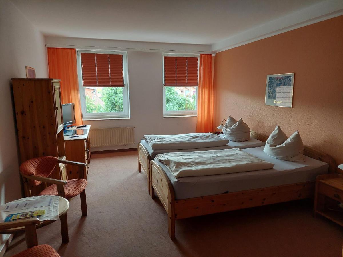 Neustaedter Hof Hotel Garni Нойштадт-ам-Рюбенберге Экстерьер фото