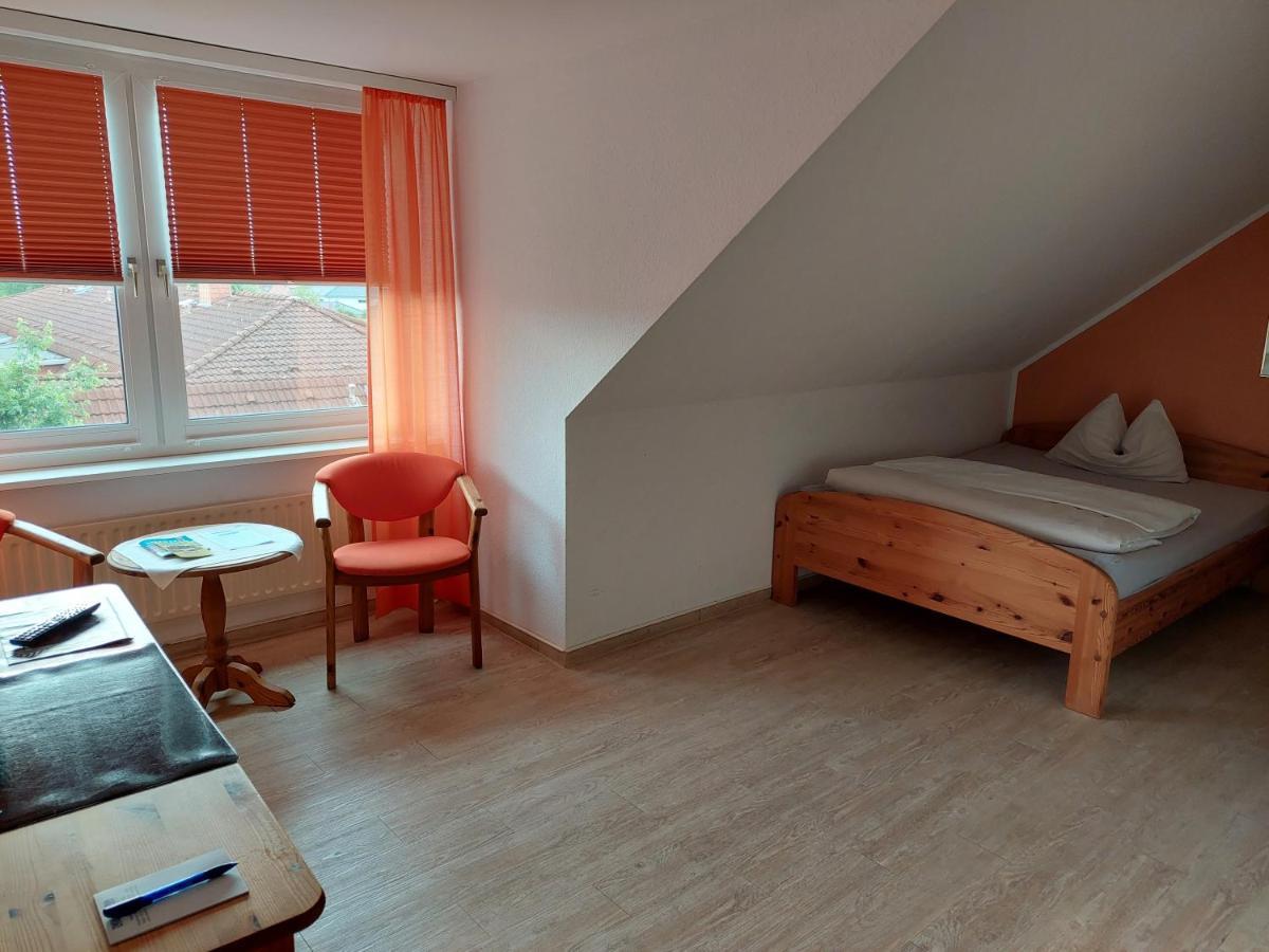 Neustaedter Hof Hotel Garni Нойштадт-ам-Рюбенберге Экстерьер фото